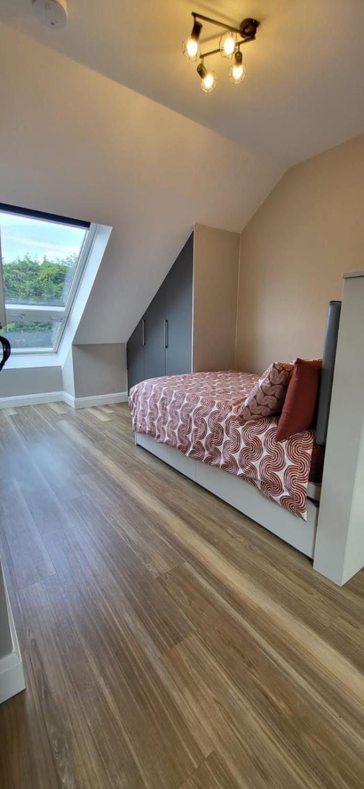 Sands House - Luxury Modern Studios With Secure Parking In Epsom, Surrey Bagian luar foto